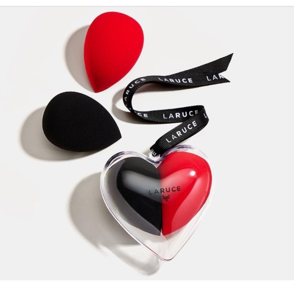 Laruce Beauty Duo Sponge Set with Heart Case (NWT)